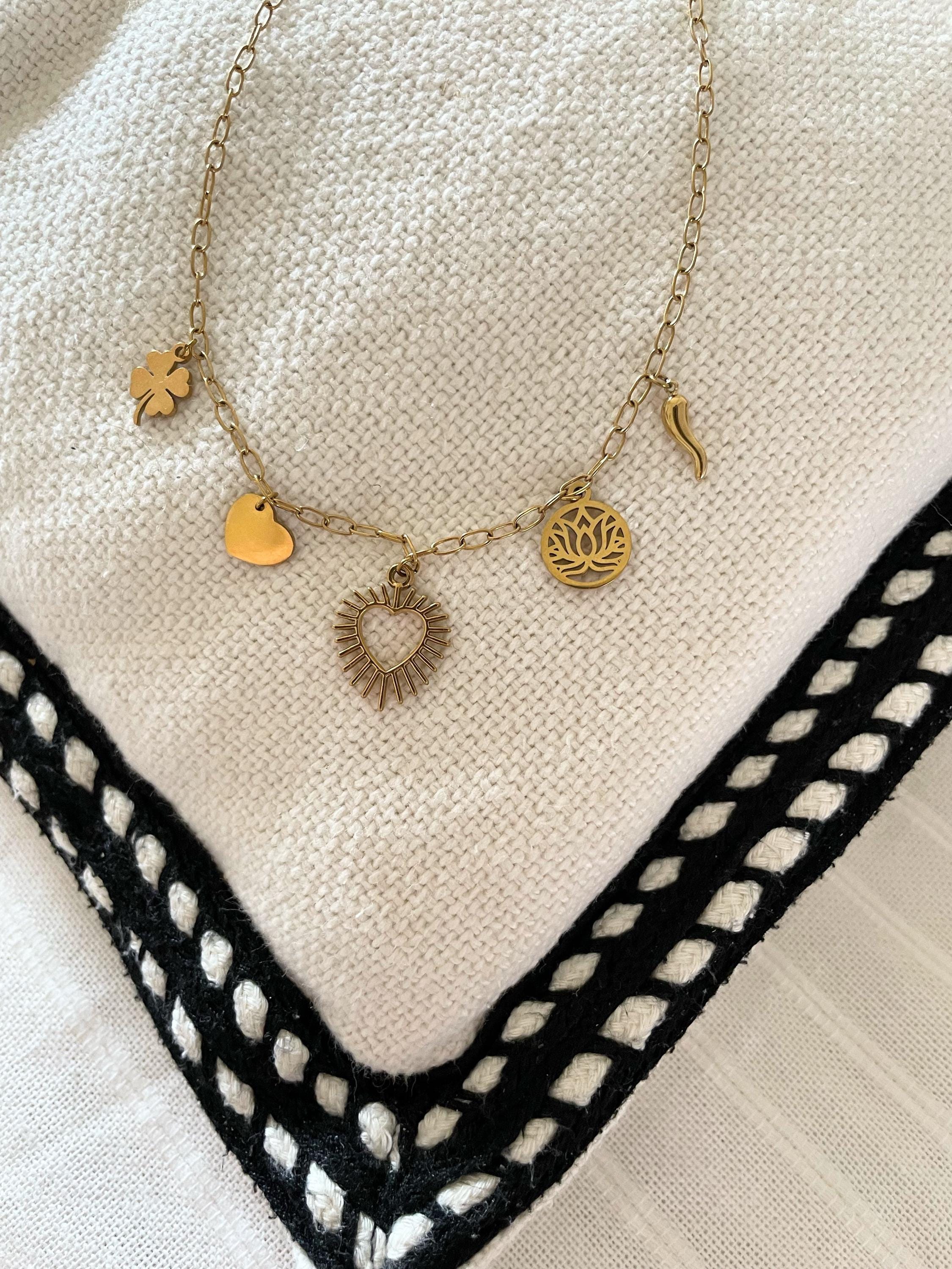 Collier ras de cou breloques dorées – Acier inoxydable