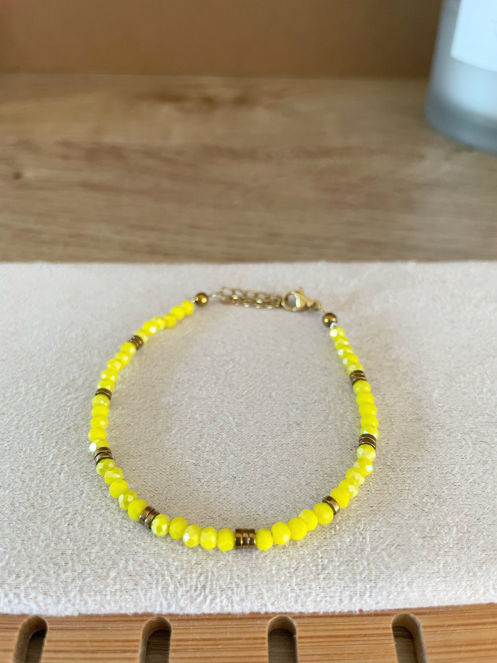 Bracelet Fin Jaune – Perles Facettées ou Breloques – Acier Inoxydable Doré