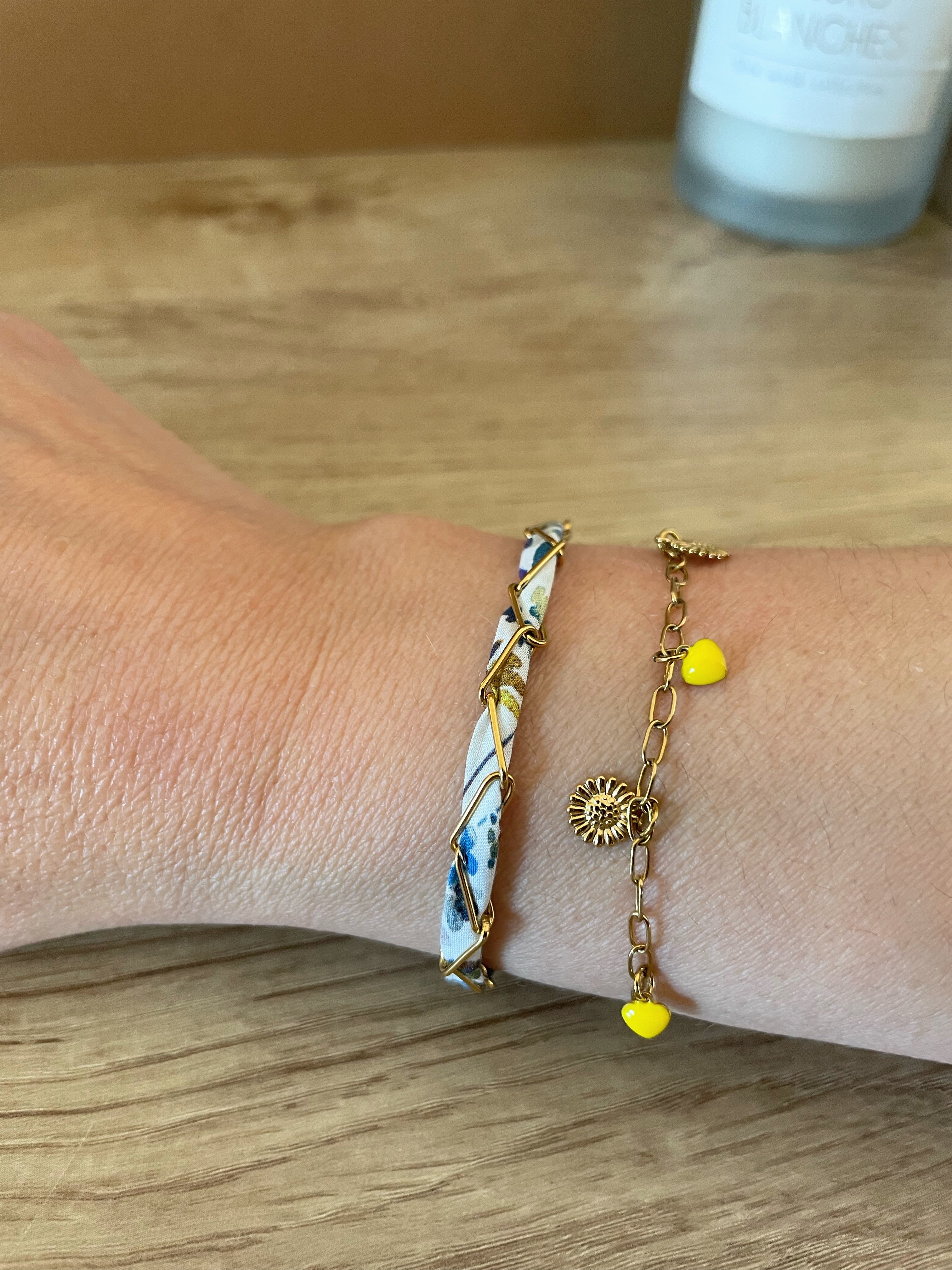 Bracelet Coton & Chaîne Dorée – Bleu & Blanc | Ajustable