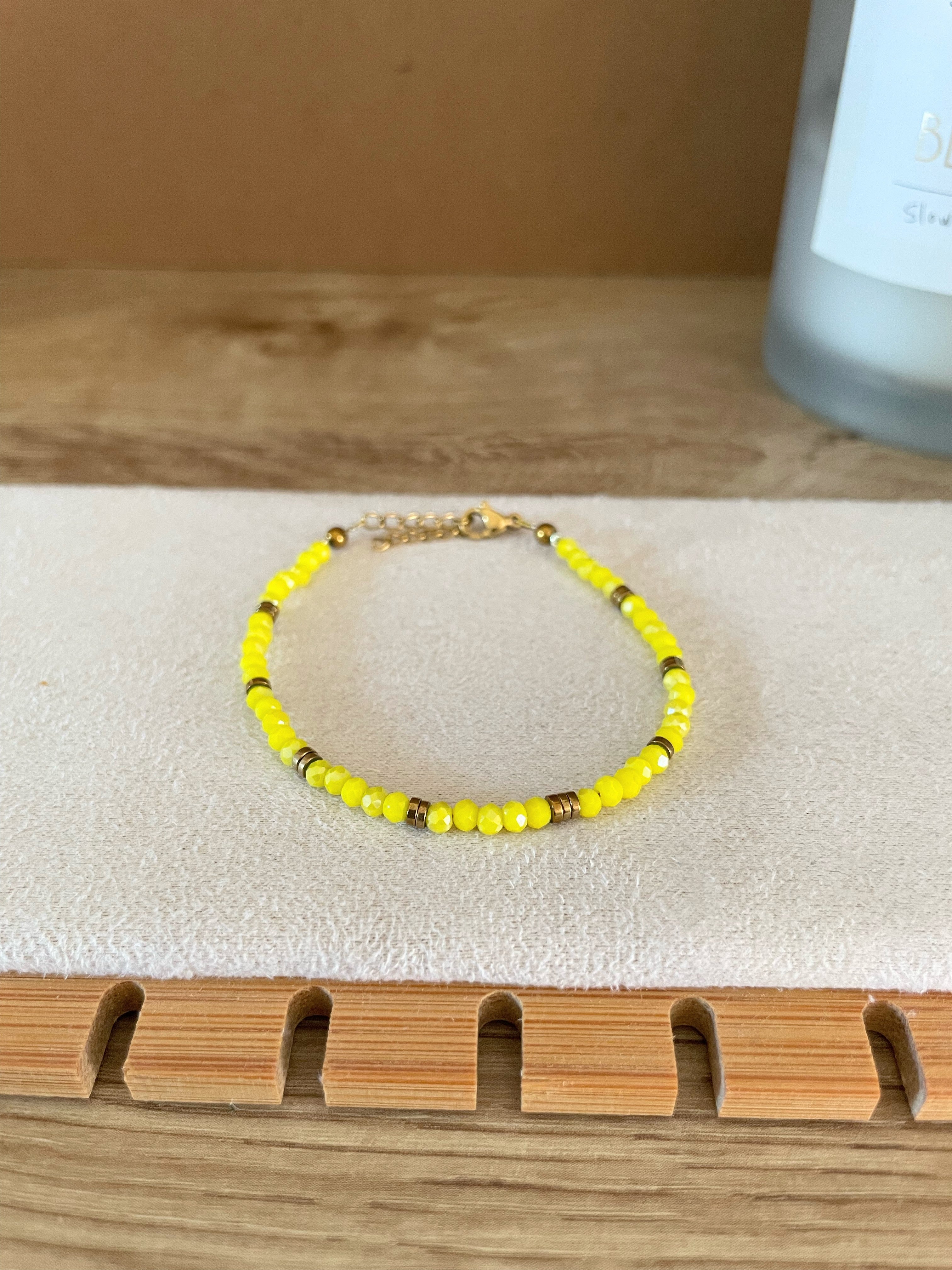 Bracelet Fin Jaune – Perles Facettées ou Breloques – Acier Inoxydable Doré