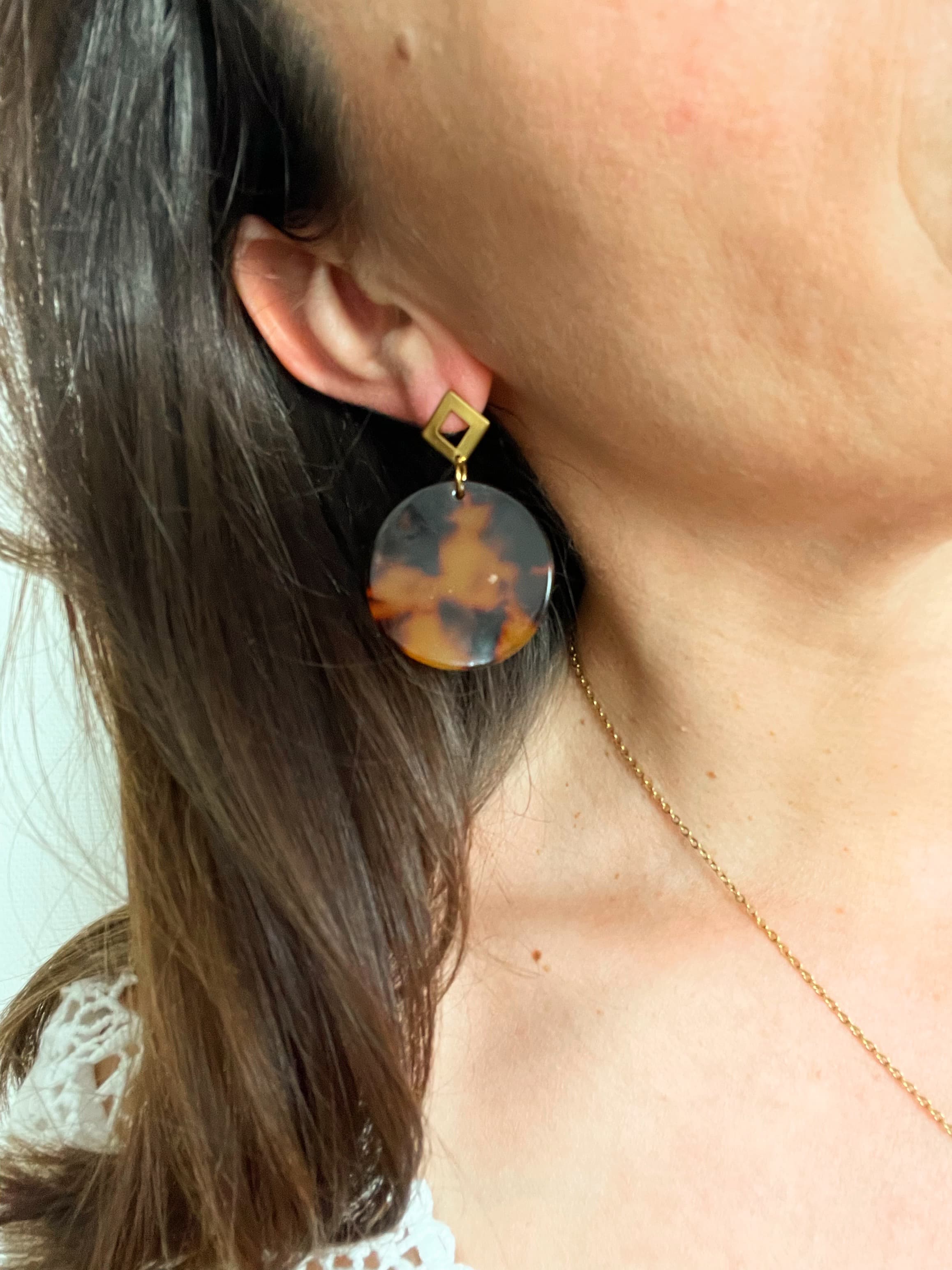 Boucles d'Oreilles Rondes en Acétate Marron