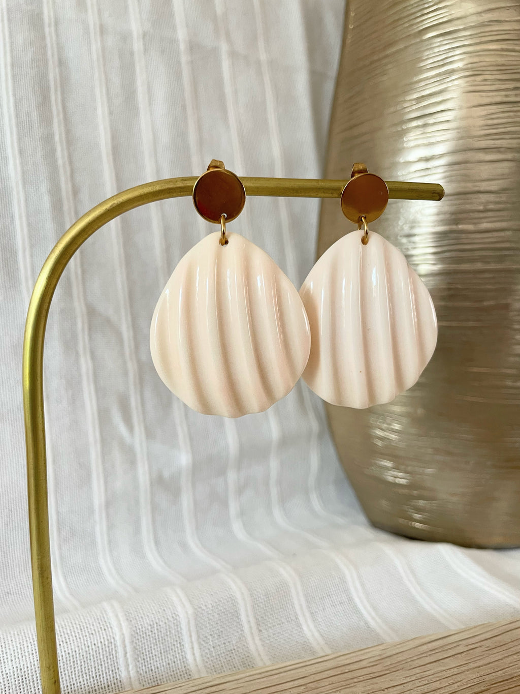 Boucles d'Oreilles Coquillage Pendantes en Acier Inoxydable Doré - 3 coloris