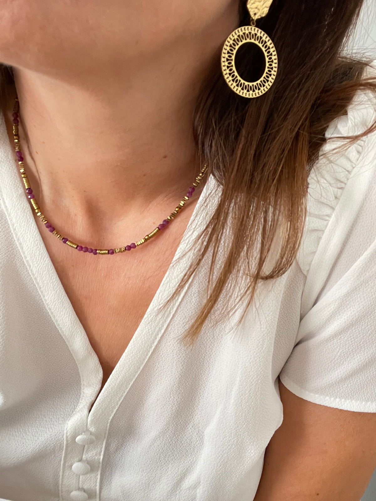 Collier ras de cou en pierres naturelles et hématites dorées