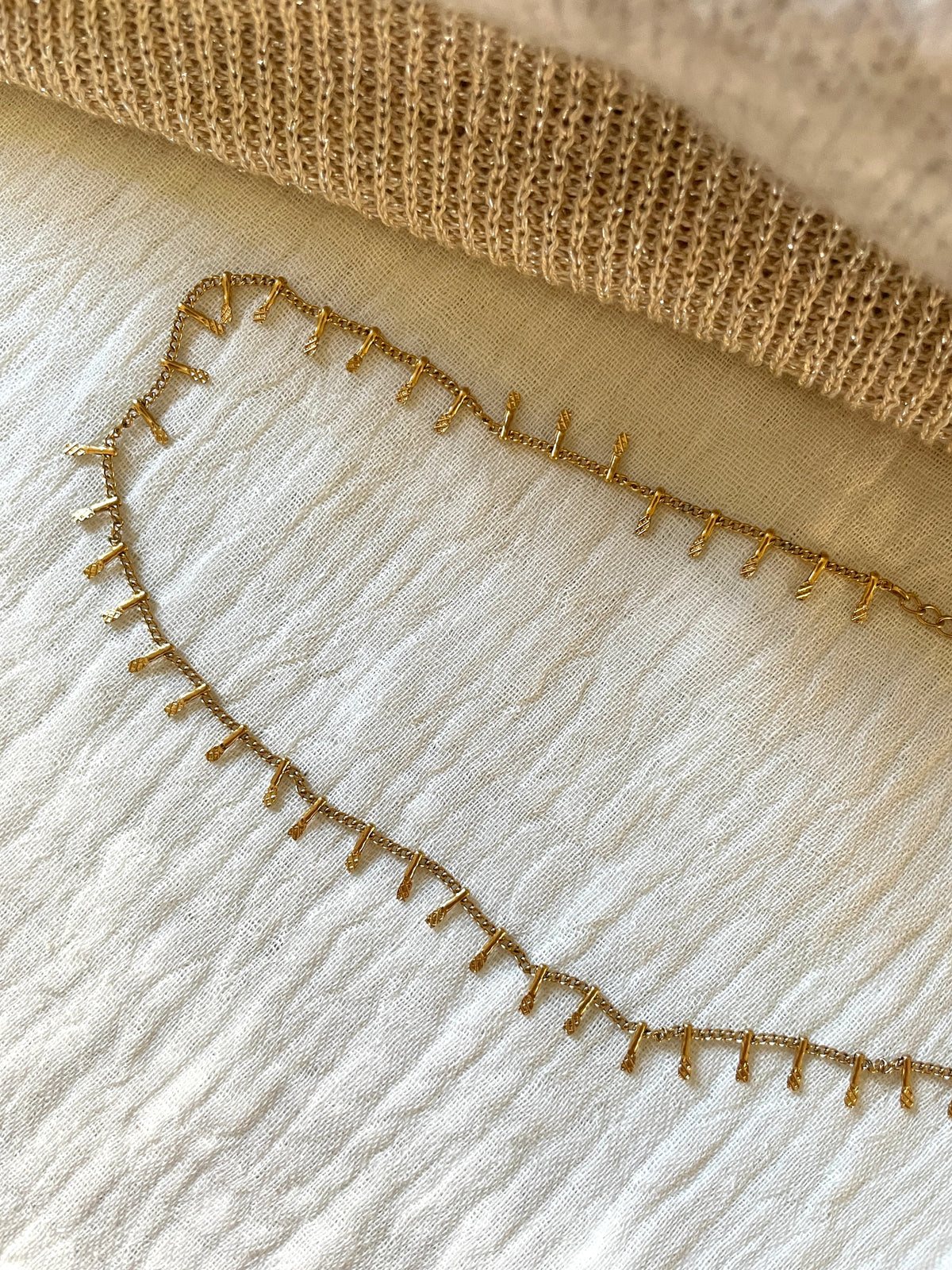 Collier Chaîne Fine  Dorée maille gourmette  et barre – Acier inoxydable