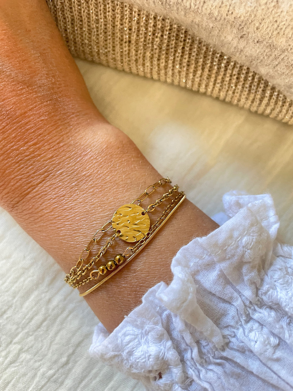 Bracelet Multi Rang Doré – 4 Chaînes en Acier Inoxydable