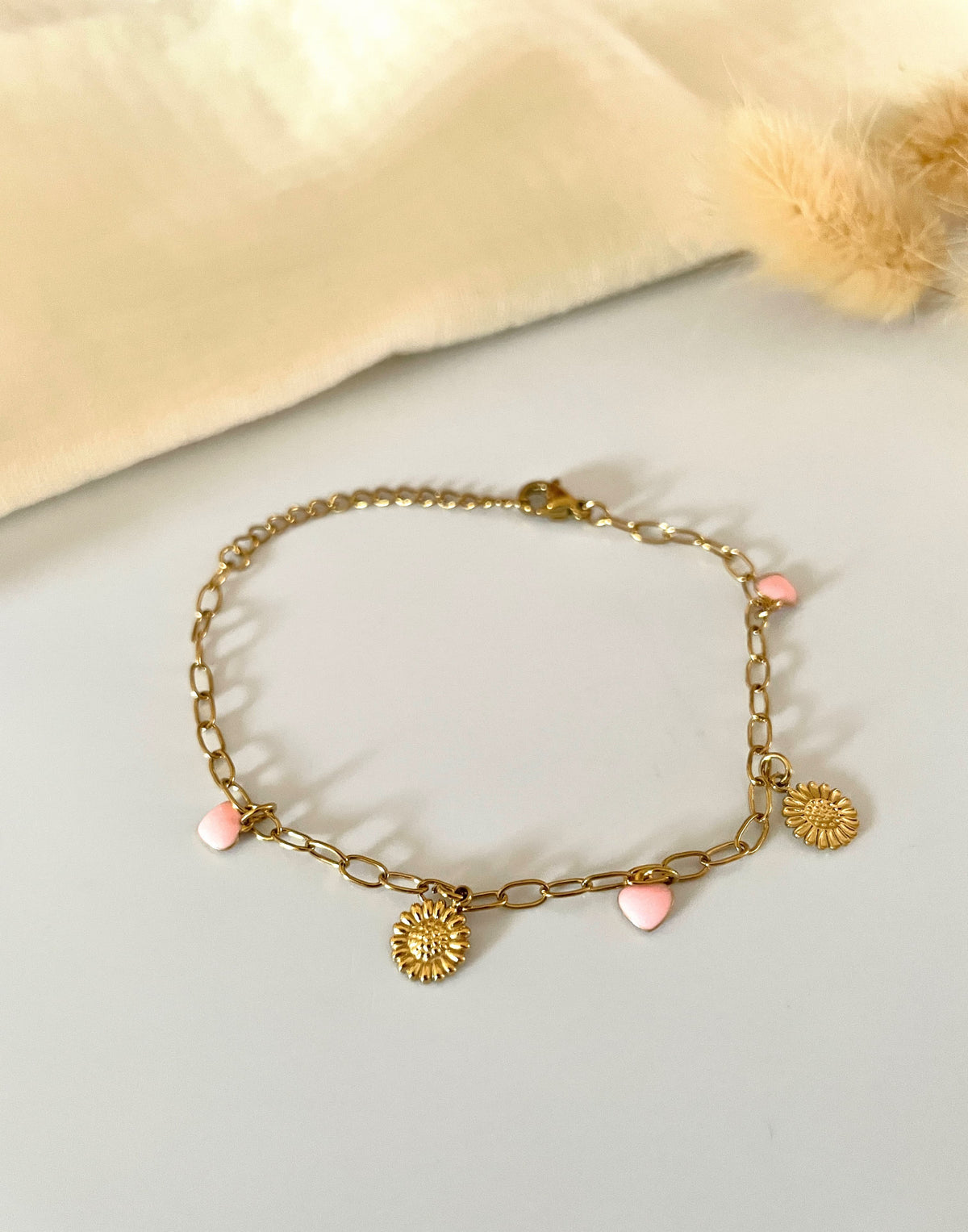 Bracelet Fin à Breloques colorées – Acier Inoxydable Doré