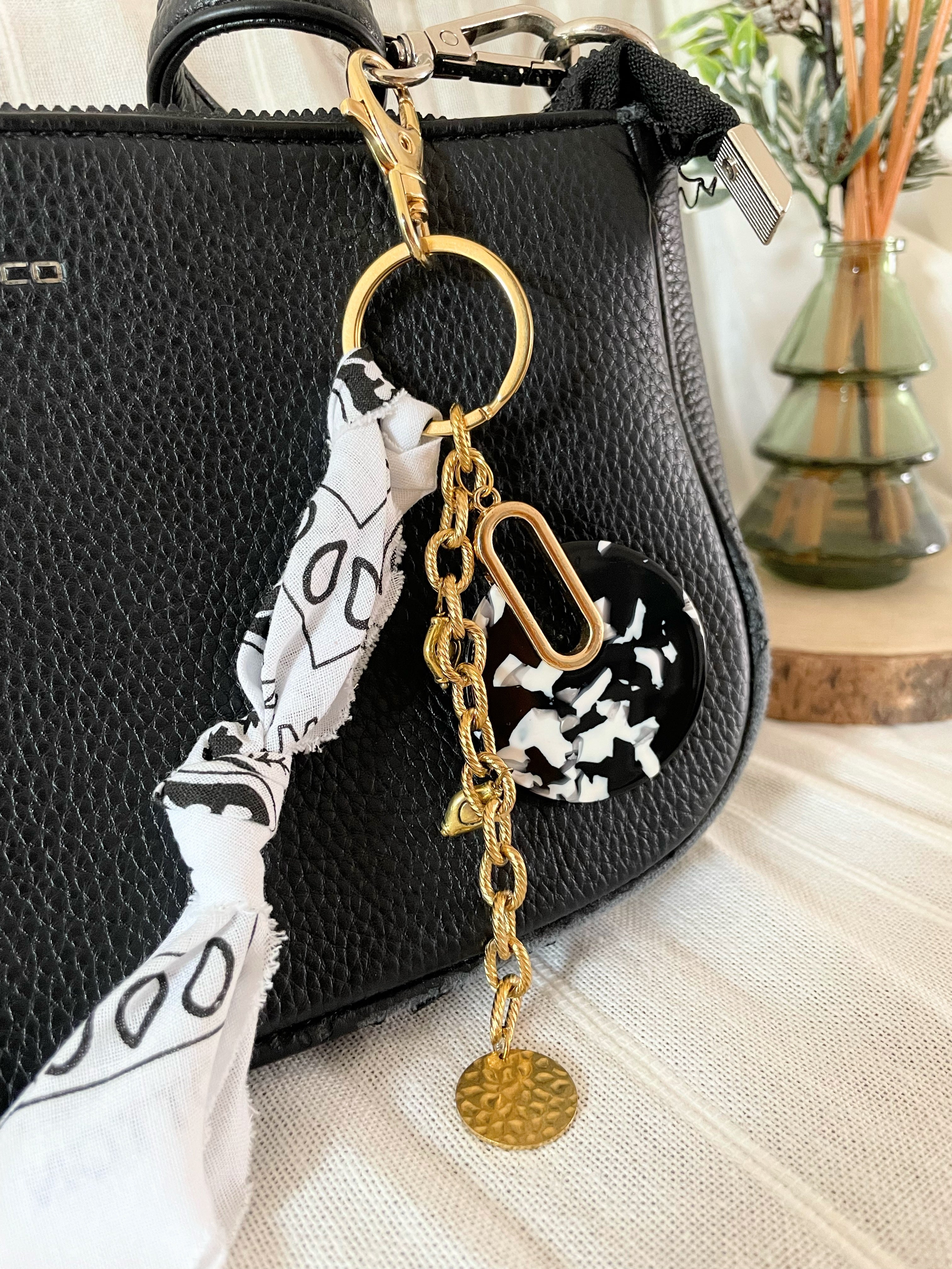 Bijou de Sac Été – Pendentif Noir & Bandana Blanc