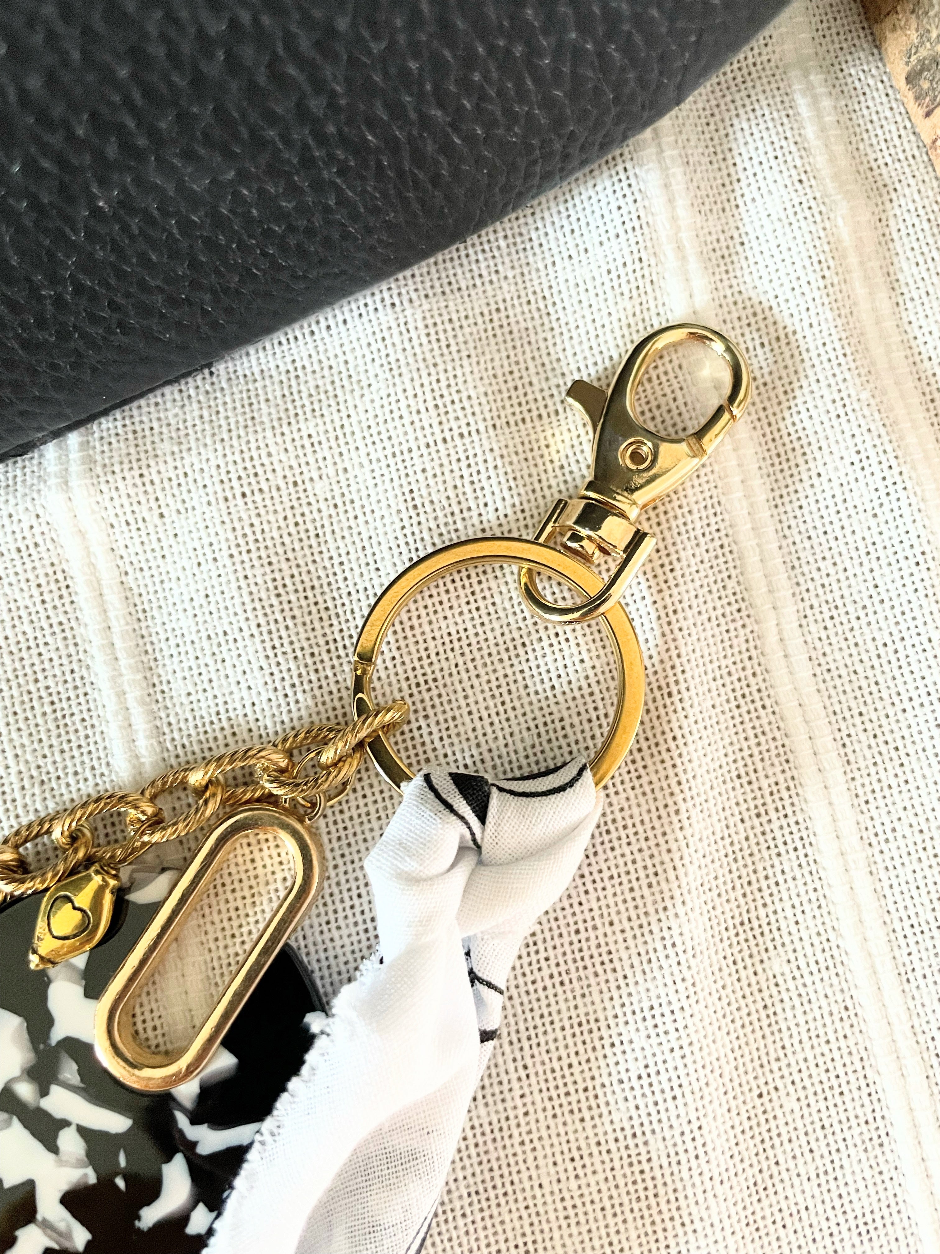 Bijou de Sac Été – Pendentif Noir & Bandana Blanc