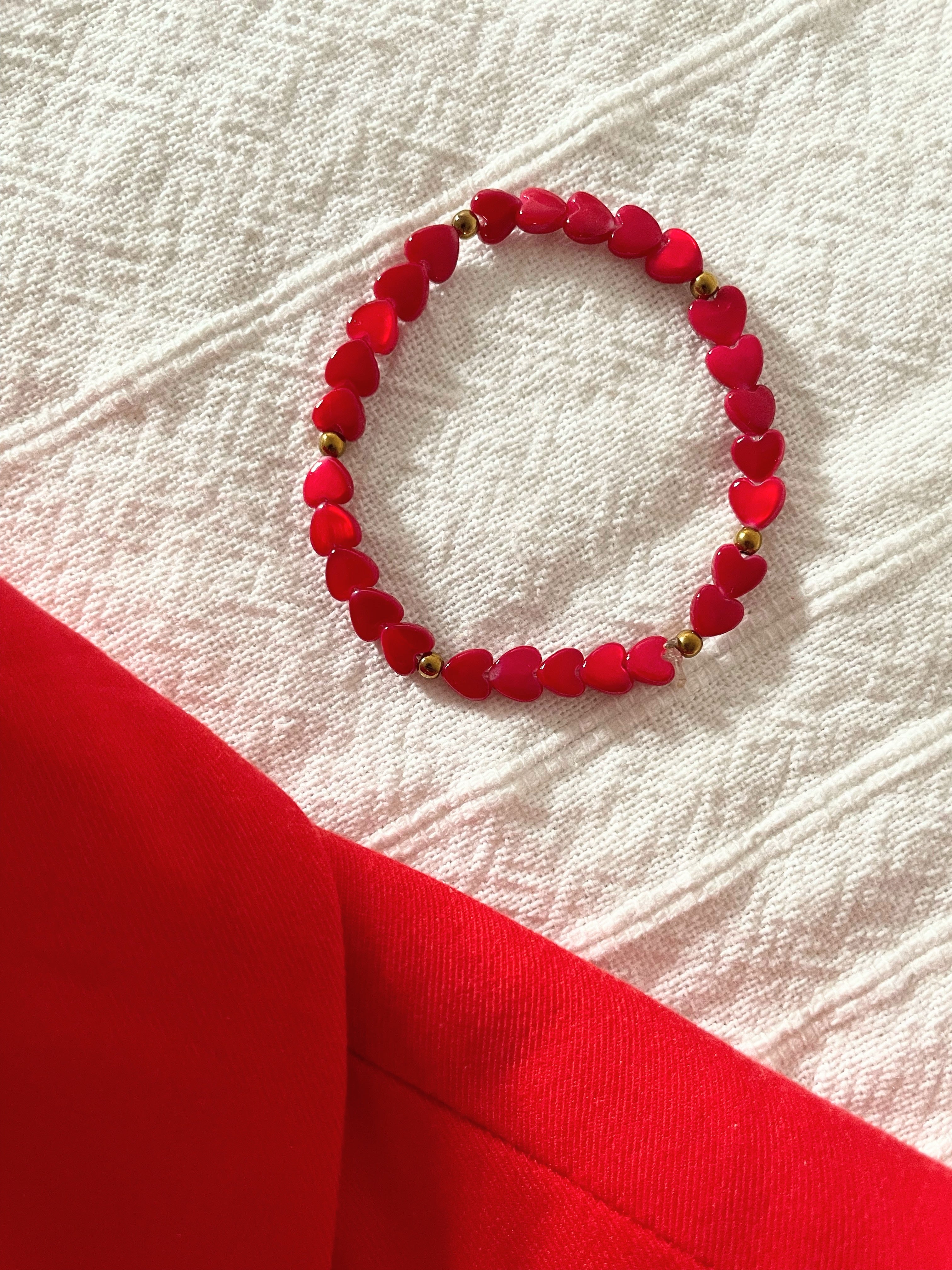 Bracelet Élastique Petits Cœurs Nacre Teintés Rouge | LPY BIJOUX