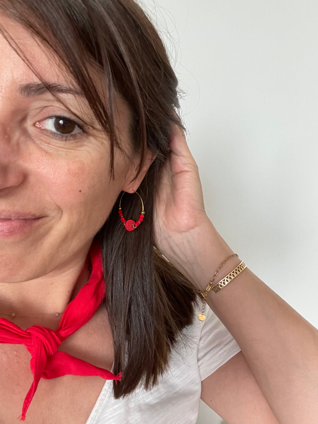 Créoles perles rouges
