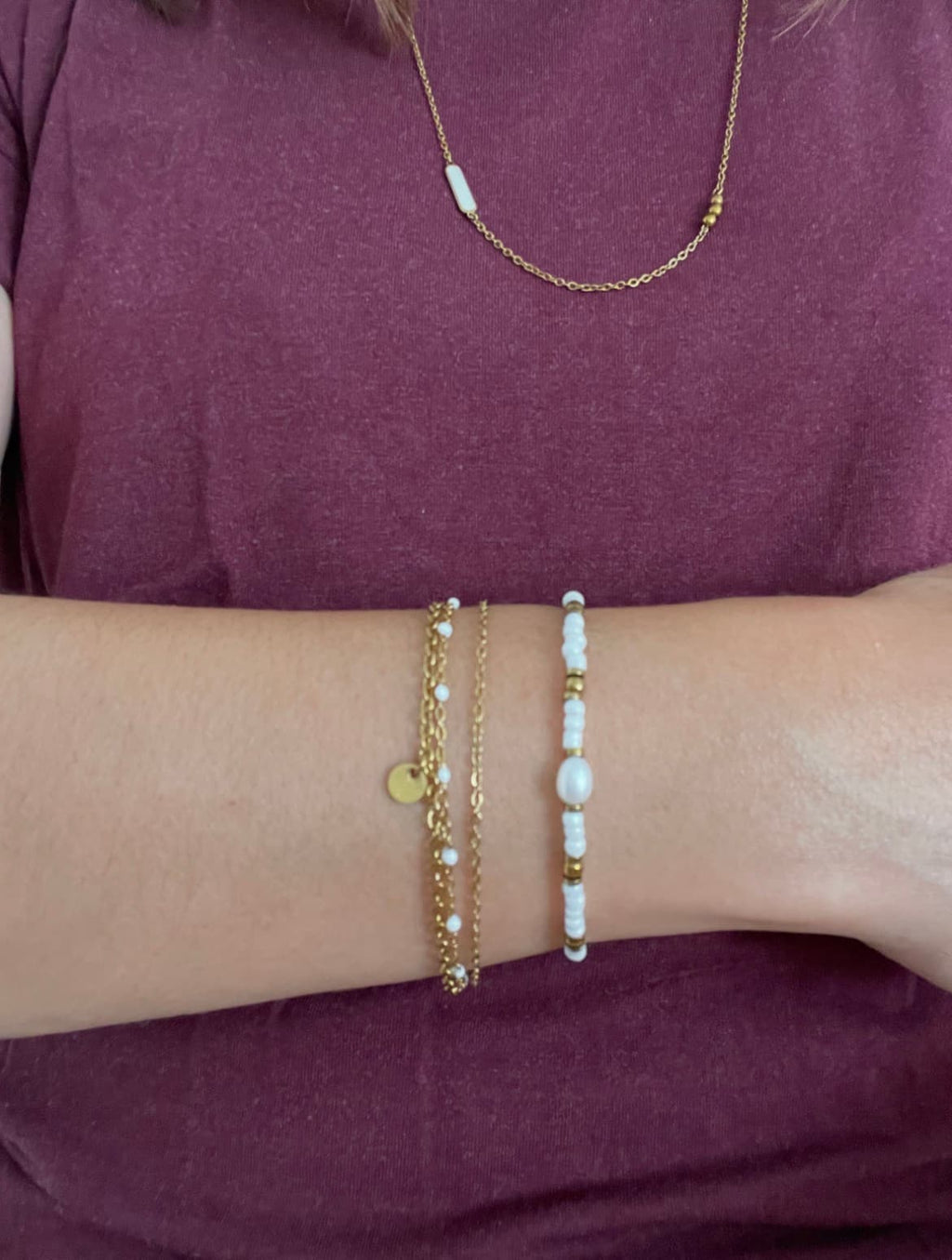Bracelet Perles Blanches & Dorées – Acier Inoxydable