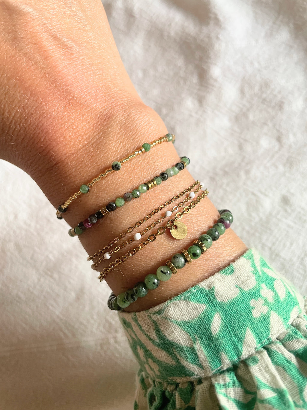 Bracelet Zoisite Vert & Hématites – Acier Inoxydable Doré – 2 Styles au Choix