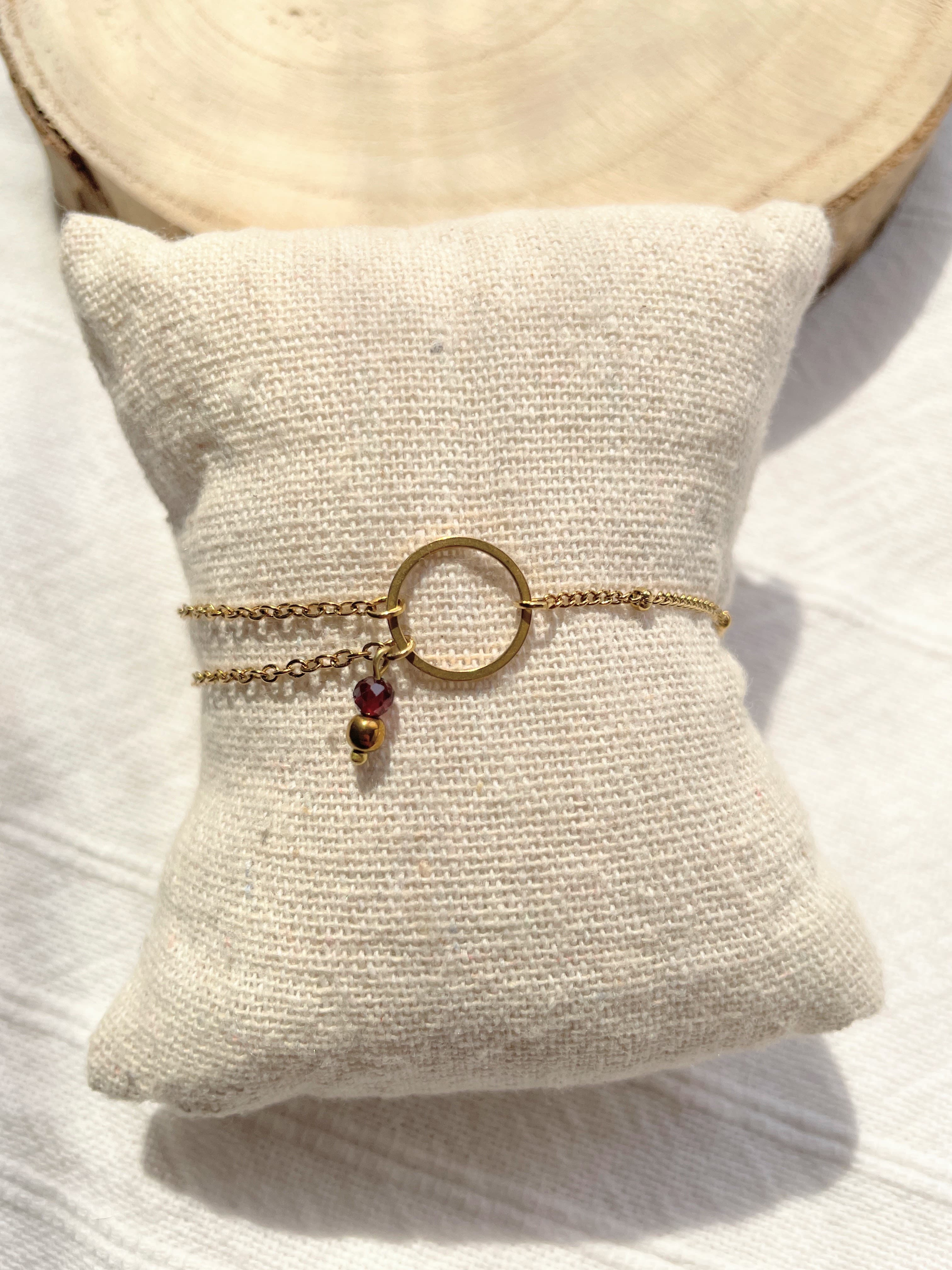 Bracelet fin doré cercle et rubis – Acier inoxydable