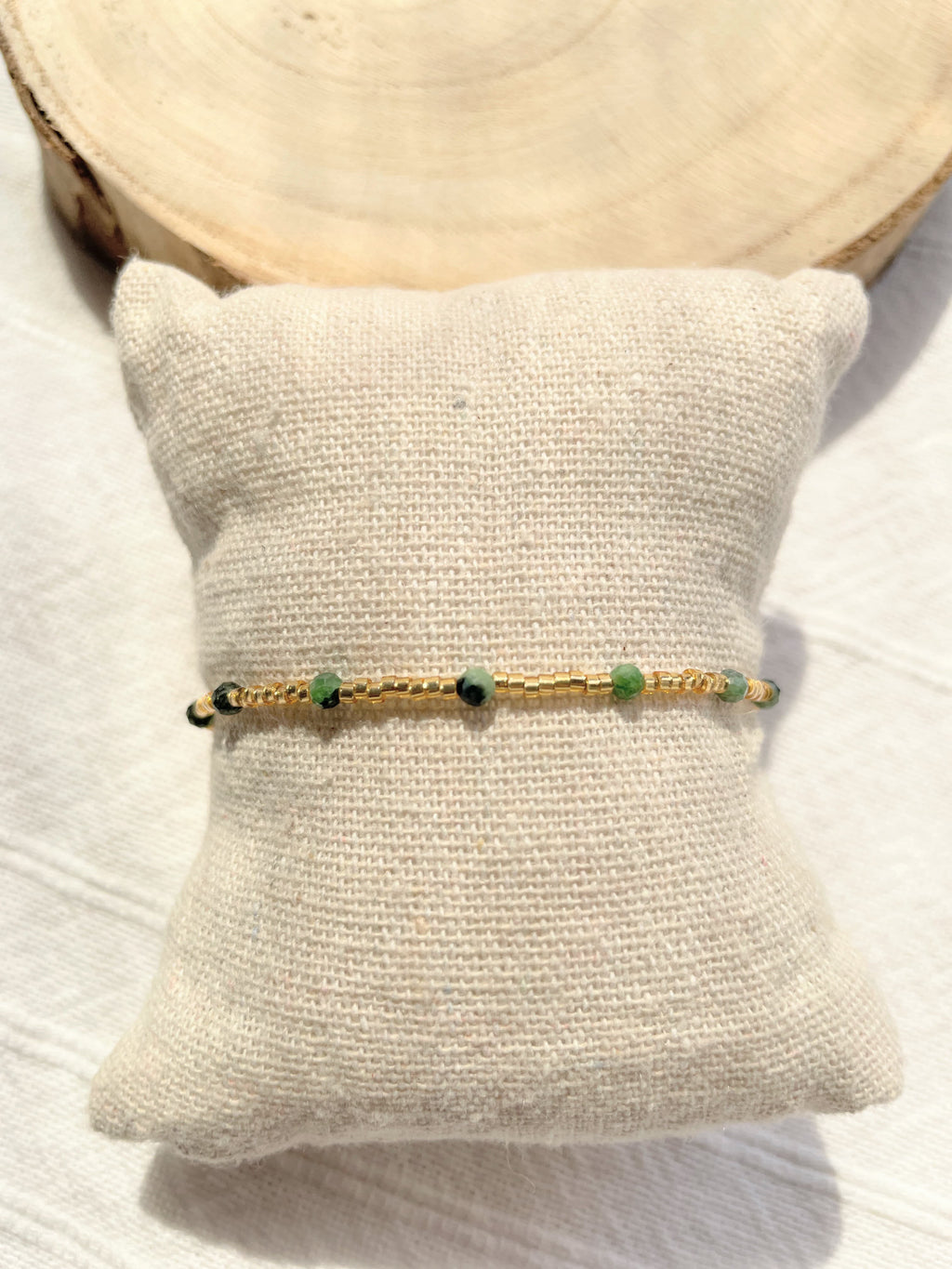 Bracelet fin doré et pierres naturelles en acier inoxydable doré