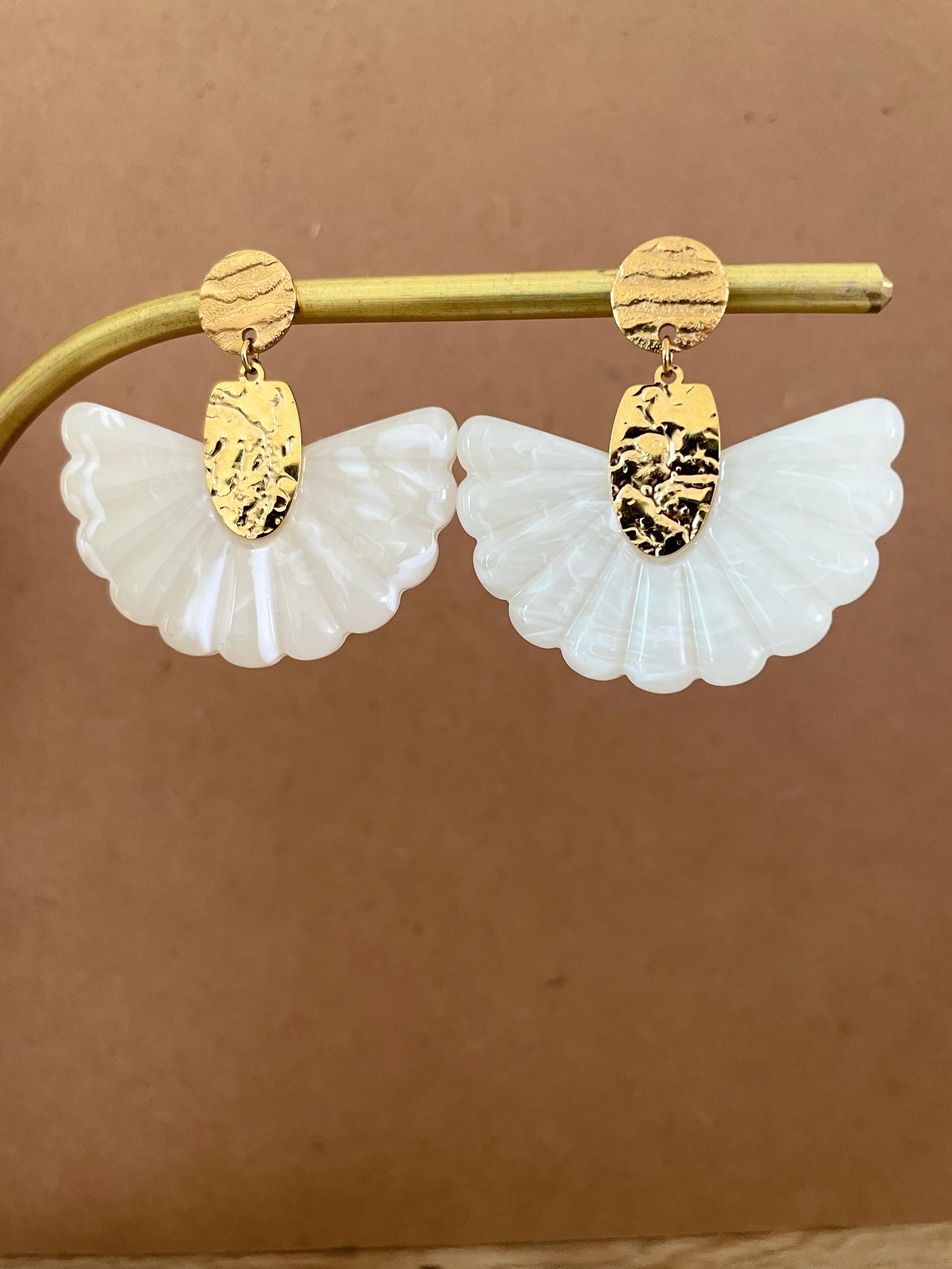 Boucles d'Oreilles Éventail Blanc & Doré – Résine & Acier Inoxydable