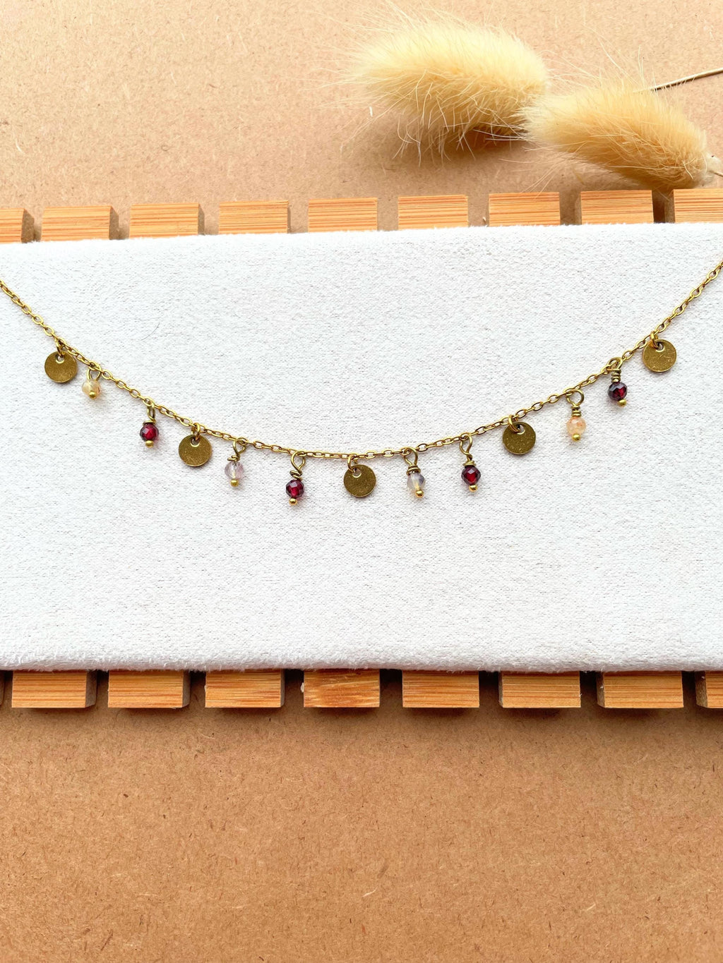 Collier Ras de Cou – Pierres Naturelles Améthyste & Rubis Doré