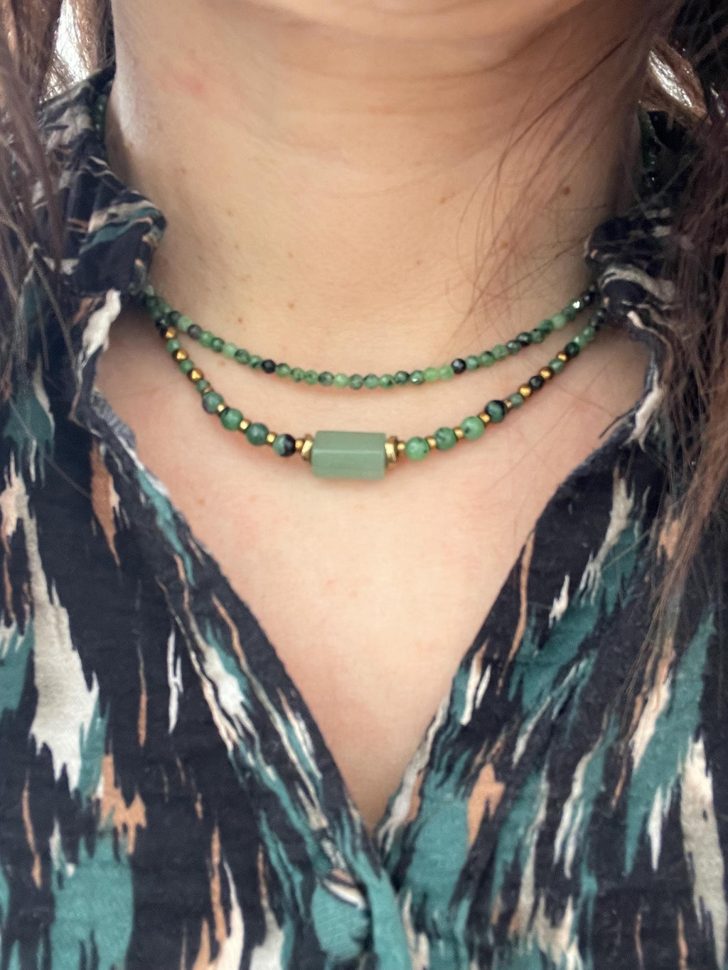Collier Ras de Cou Perles Naturelles Zoïsite Vert – 2 Modèles