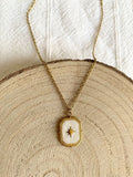 Collier Fin Pendentif Soleil Doré & Breloque Blanche