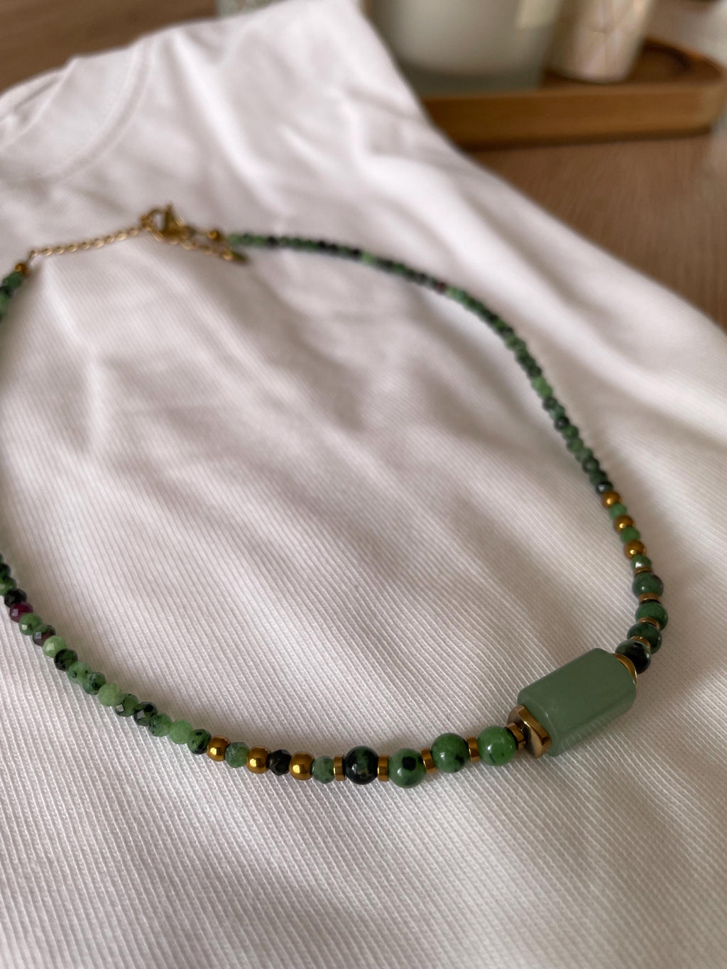 Collier Ras de Cou Perles Naturelles Zoïsite Vert – 2 Modèles