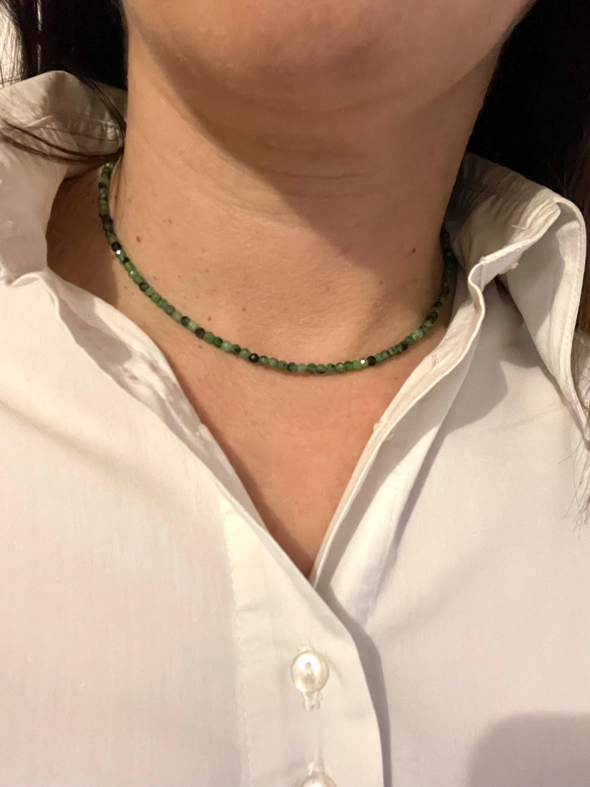 Collier Ras de Cou Perles Naturelles Zoïsite Vert – 2 Modèles