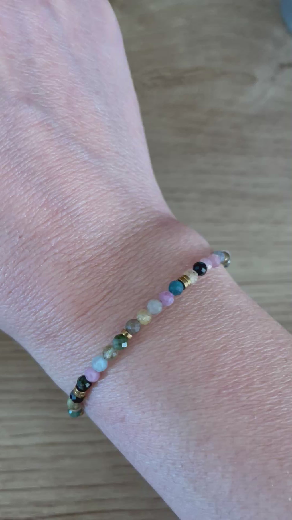 Bracelet multicolore pierre tourmaline Hématites – Acier Inoxydable Doré – 2 Styles au Choix