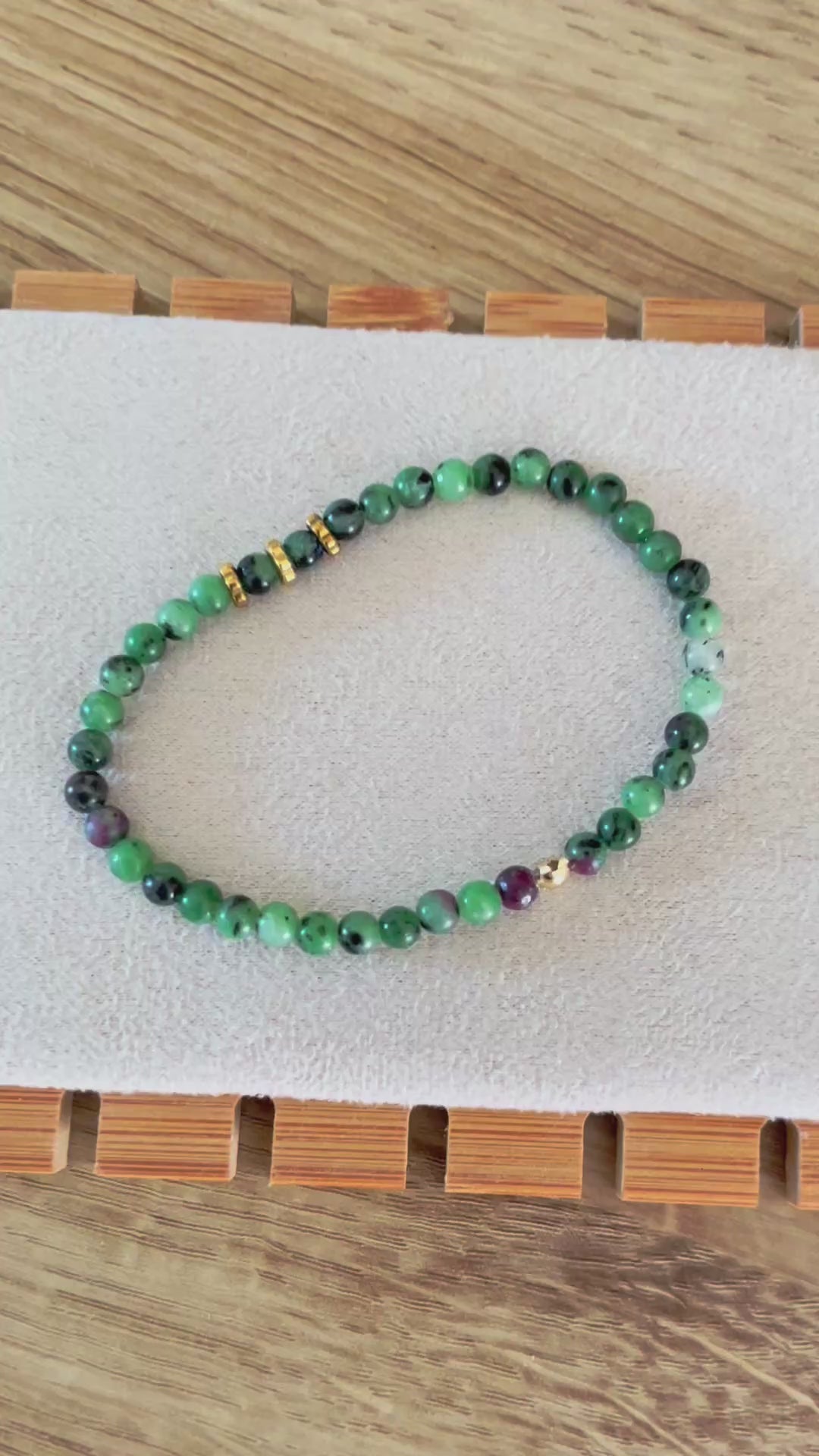 Bracelet Zoisite Vert & Hématites – Acier Inoxydable Doré – 2 Styles au Choix